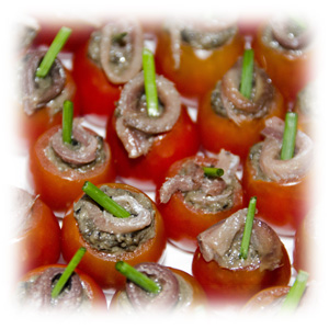 Tomatitos cherry rellenos de anchoa